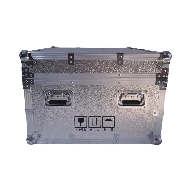 Silberner Flightcase aus Alumi – Heavy Equipment Logos Bewertung und Preis